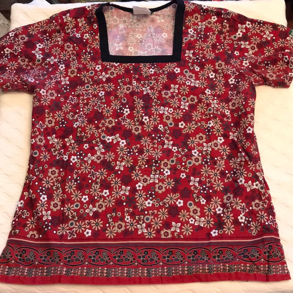 1 scrub top, brand is Uniform Advantage